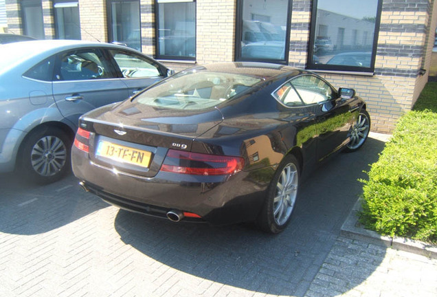 Aston Martin DB9