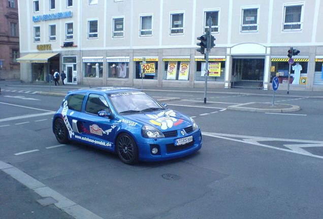 Renault Clio V6 Phase II