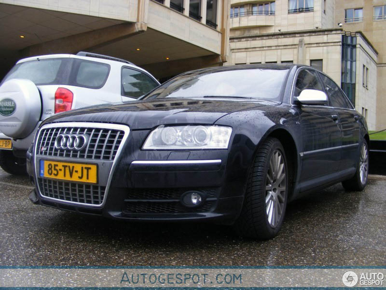 Audi S8 D3