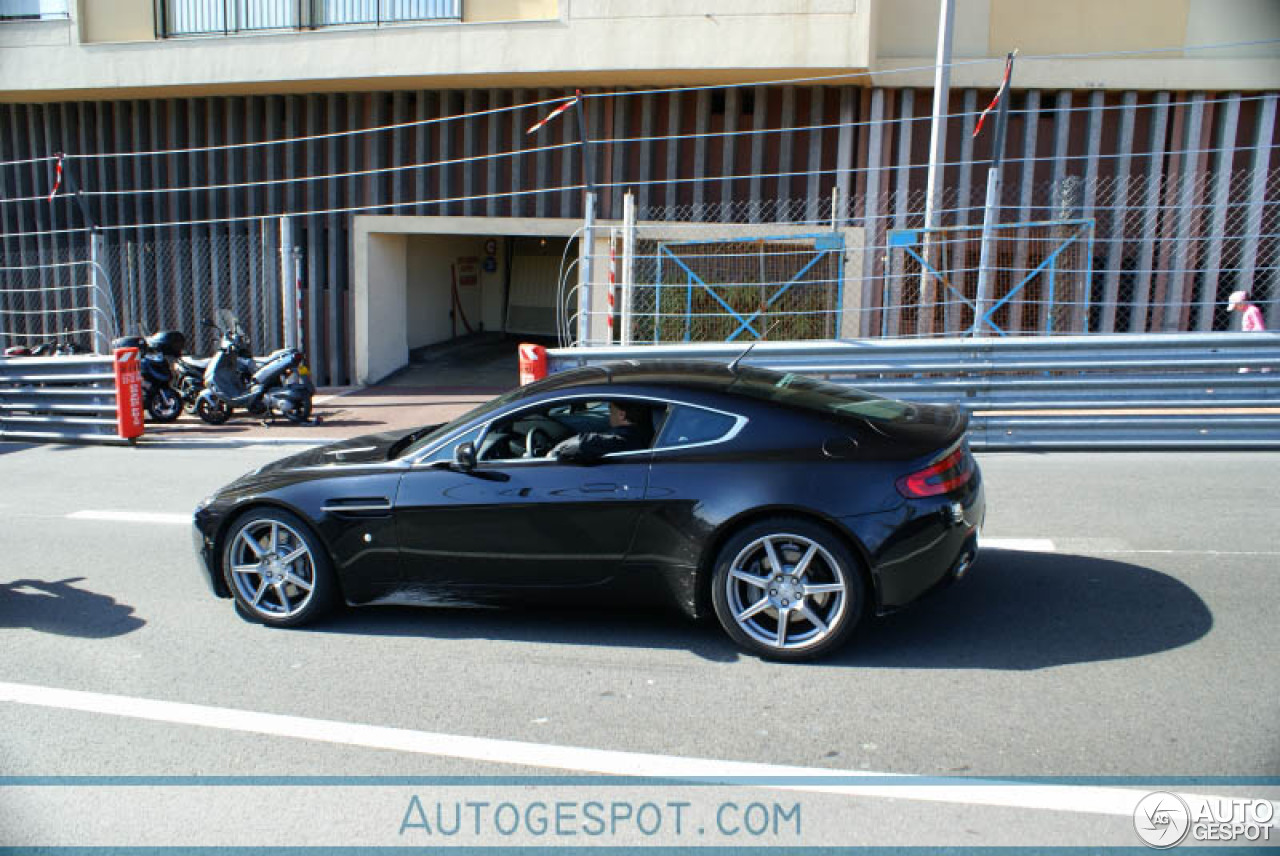 Aston Martin V8 Vantage