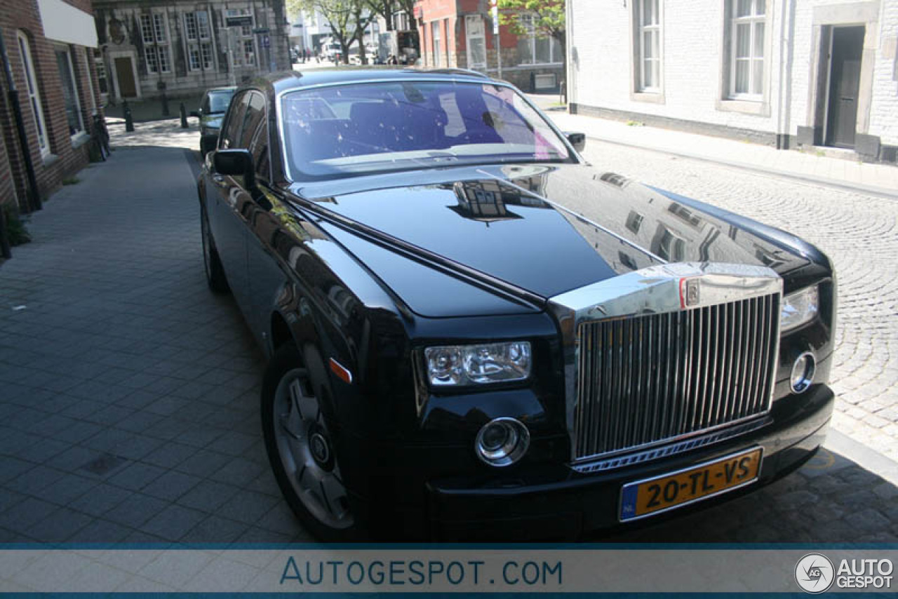 Rolls-Royce Phantom Black