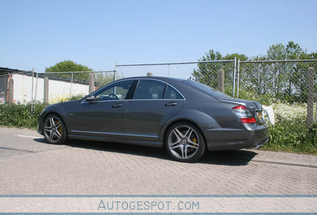 Mercedes-Benz S 63 AMG W221