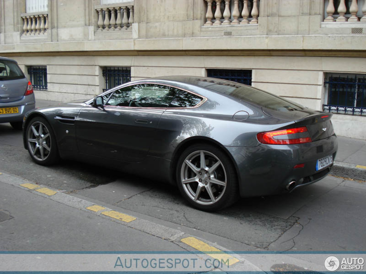 Aston Martin V8 Vantage