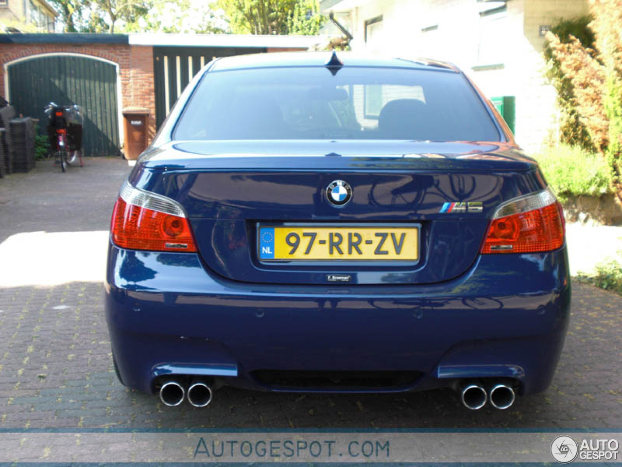 BMW M5 E60 2005