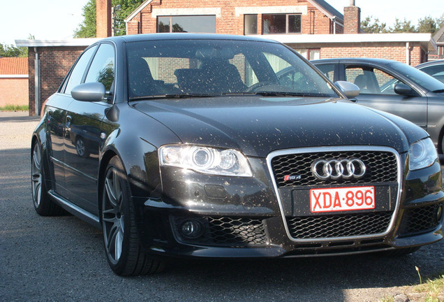 Audi RS4 Sedan