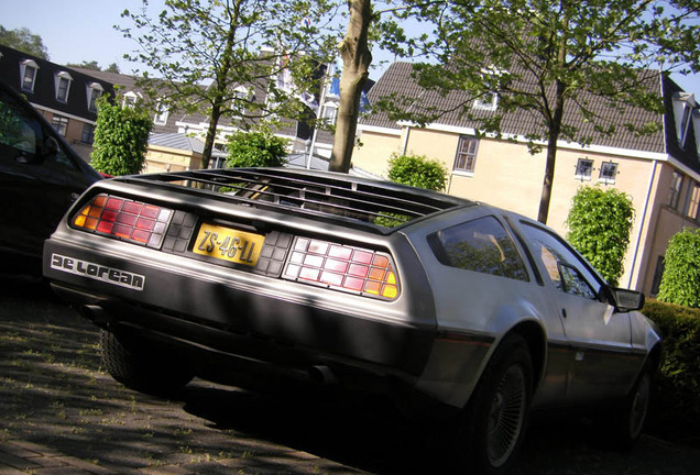 DeLorean DMC-12