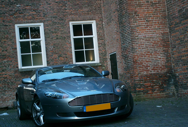 Aston Martin DB9