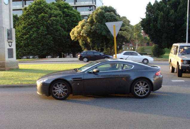 Aston Martin V8 Vantage