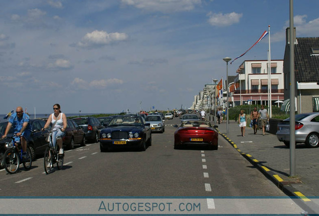 Aston Martin V8 Vantage Roadster