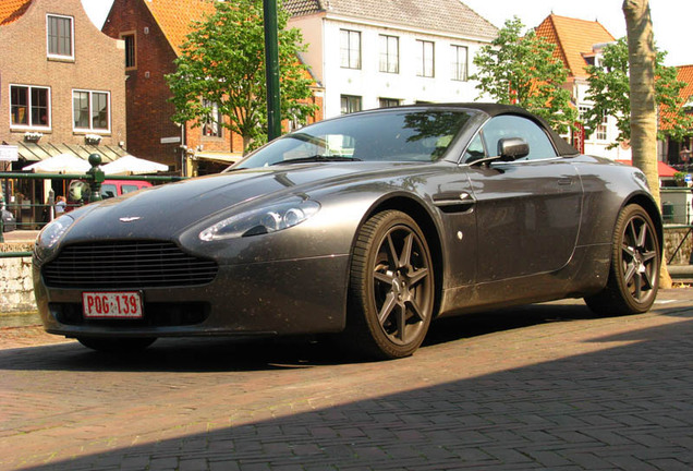 Aston Martin V8 Vantage Roadster