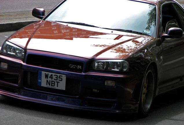 Nissan Skyline R34 GT-R V-Spec Midnight Purple Pearl II Special Color Limited Edition