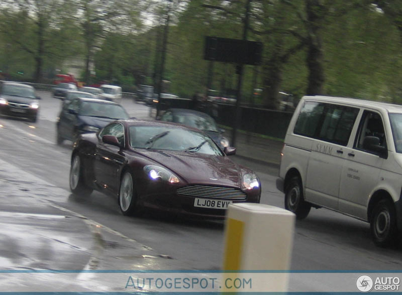 Aston Martin DB9