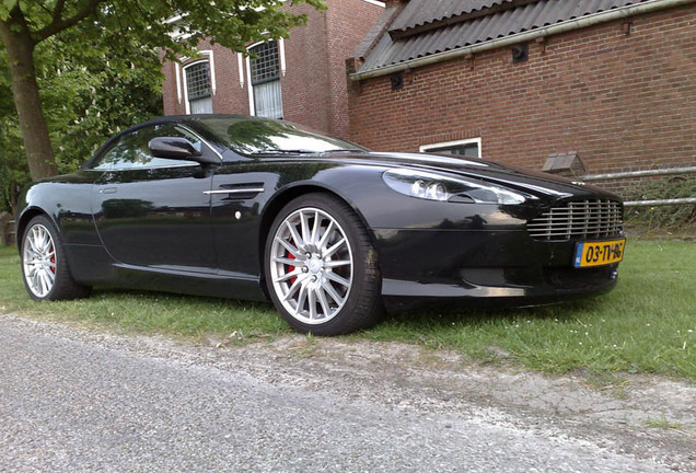 Aston Martin DB9 Volante