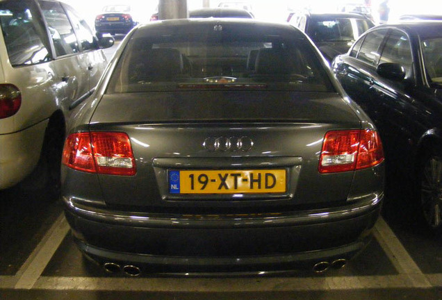 Audi S8 D3