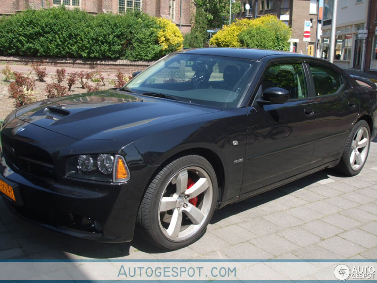 Dodge Charger SRT-8