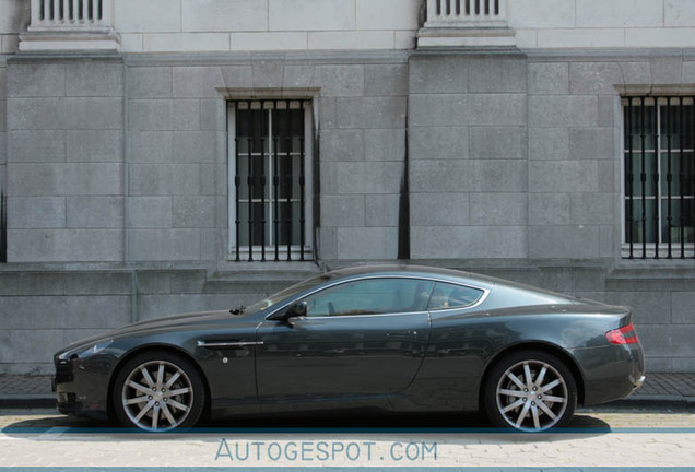 Aston Martin DB9