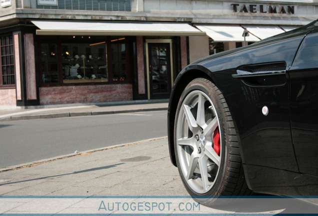 Aston Martin V8 Vantage Roadster