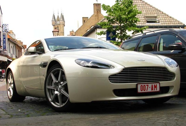 Aston Martin V8 Vantage