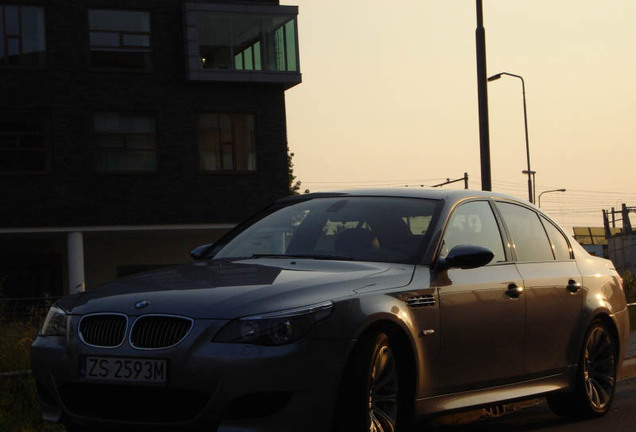 BMW M5 E60 2005