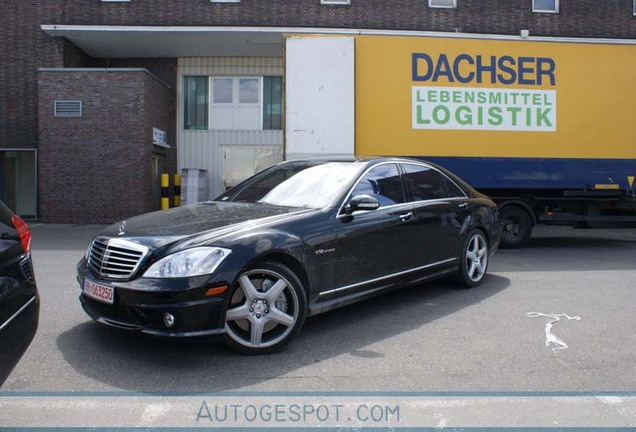 Mercedes-Benz S 65 AMG V221