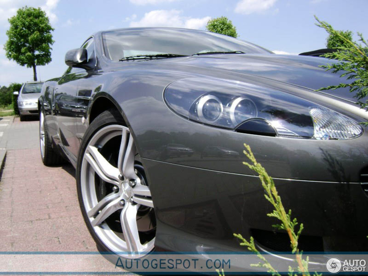 Aston Martin DB9