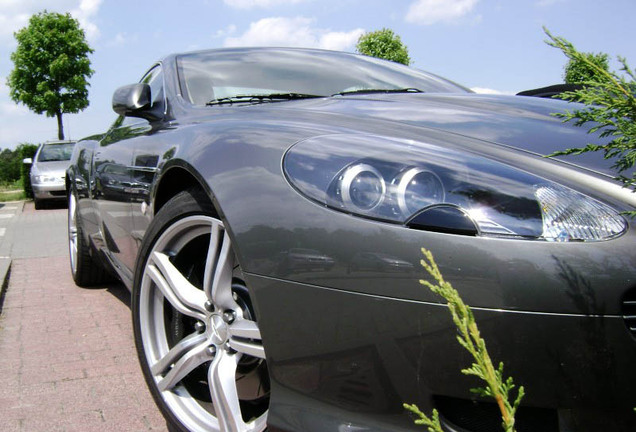 Aston Martin DB9