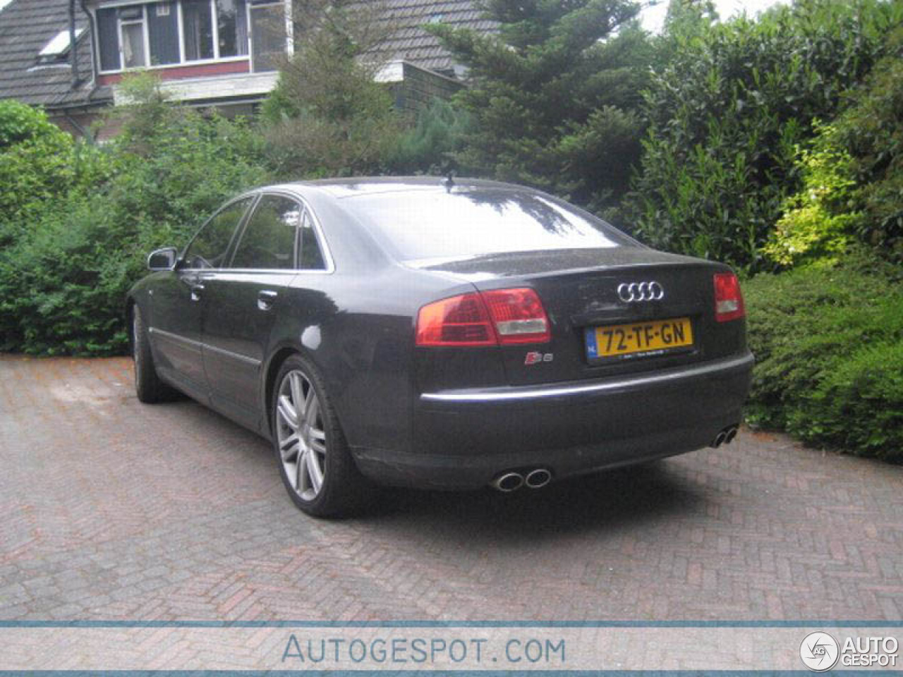 Audi S8 D3