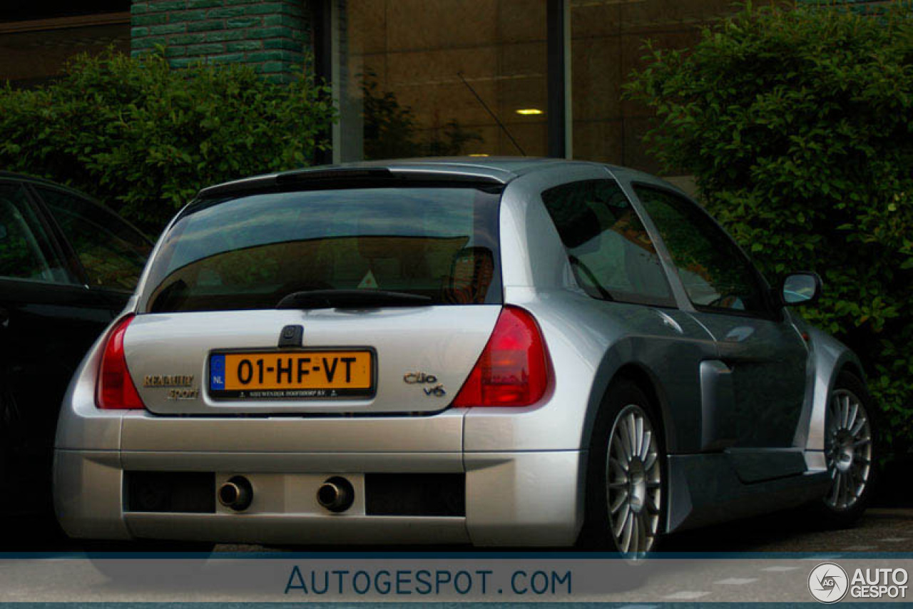 Renault Clio V6