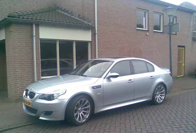 BMW M5 E60 2005