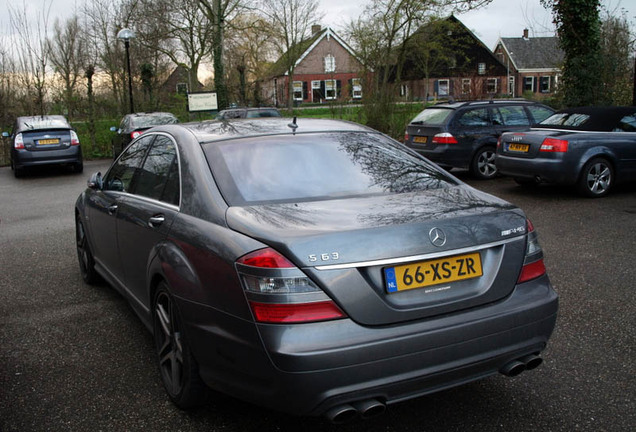 Mercedes-Benz S 63 AMG W221