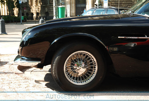 Aston Martin DB6 Vantage Volante