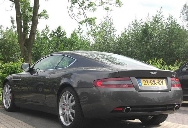 Aston Martin DB9