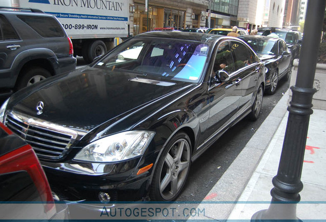 Mercedes-Benz S 65 AMG V221