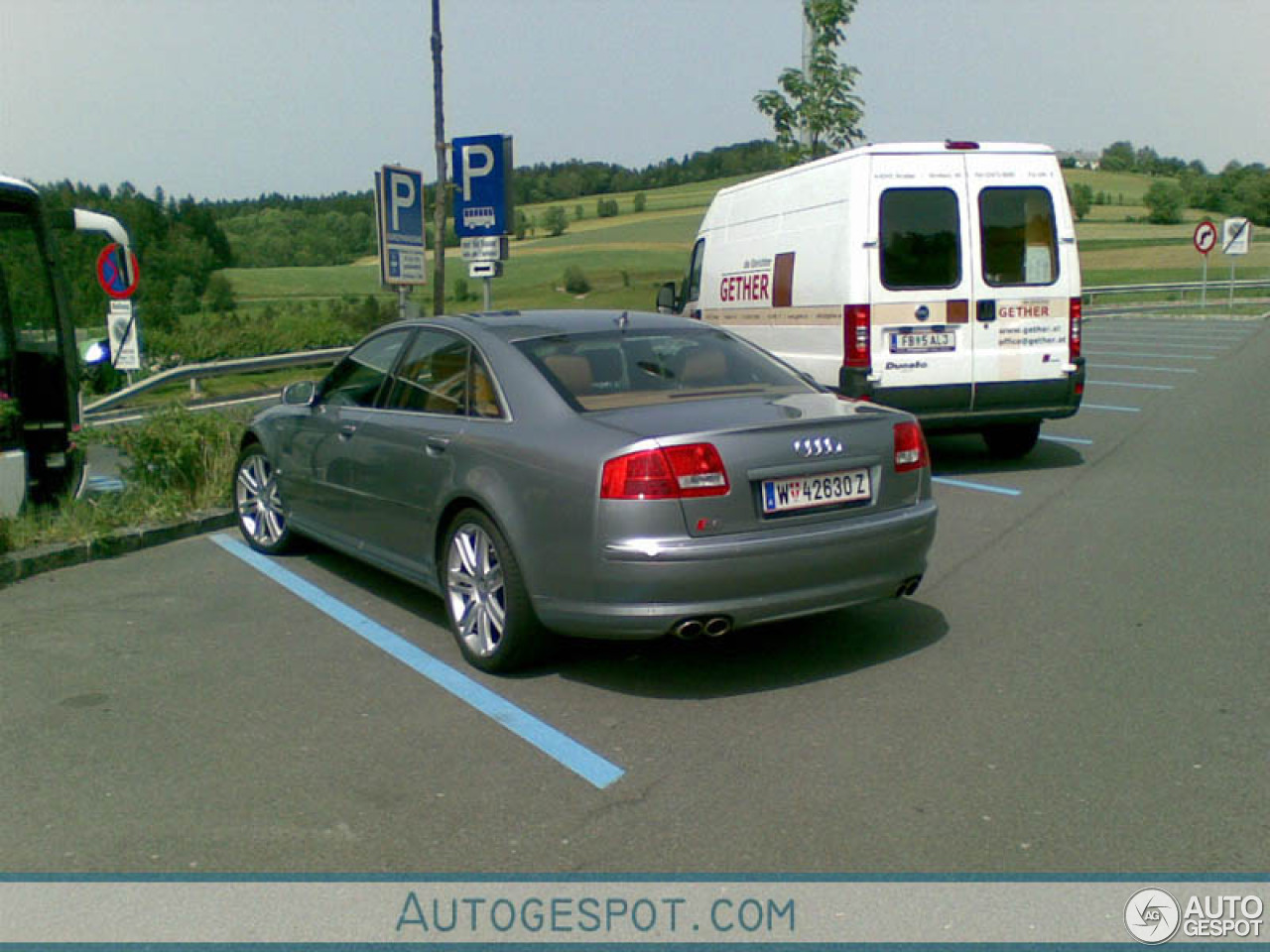 Audi S8 D3