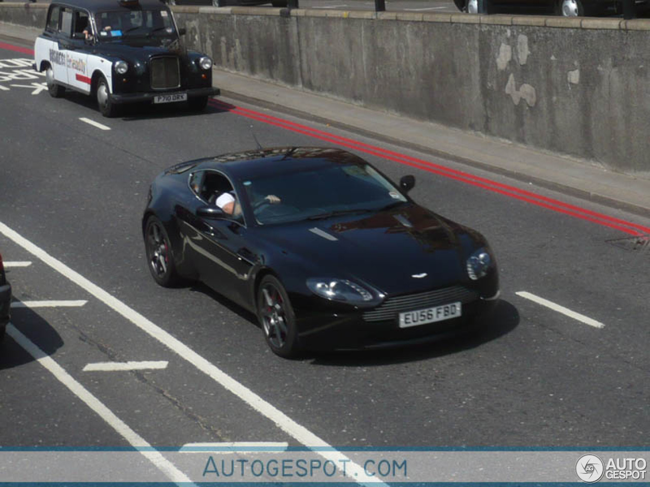 Aston Martin V8 Vantage