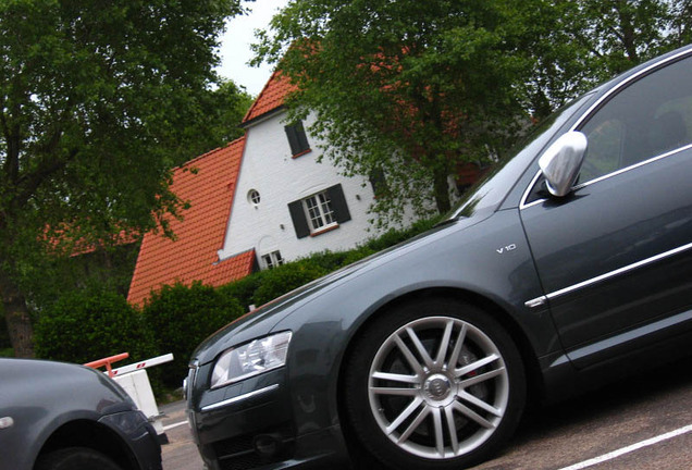 Audi S8 D3