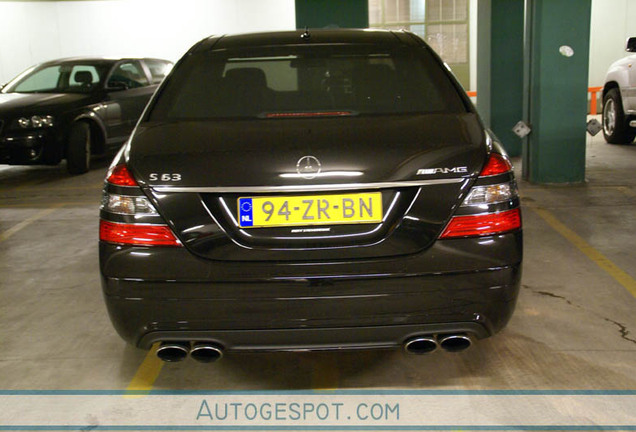 Mercedes-Benz S 63 AMG W221