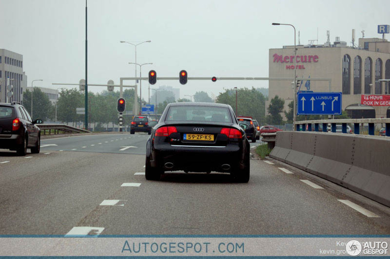 Audi RS4 Sedan