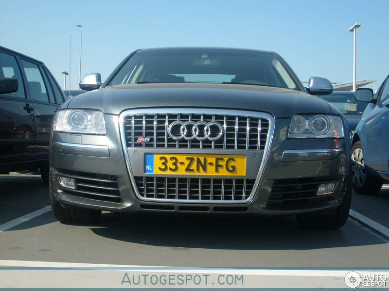 Audi S8 D3