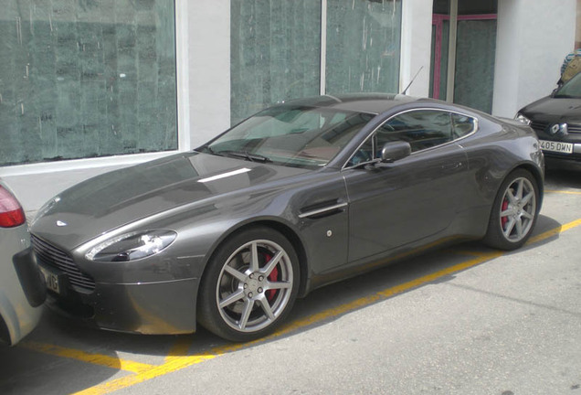 Aston Martin V8 Vantage