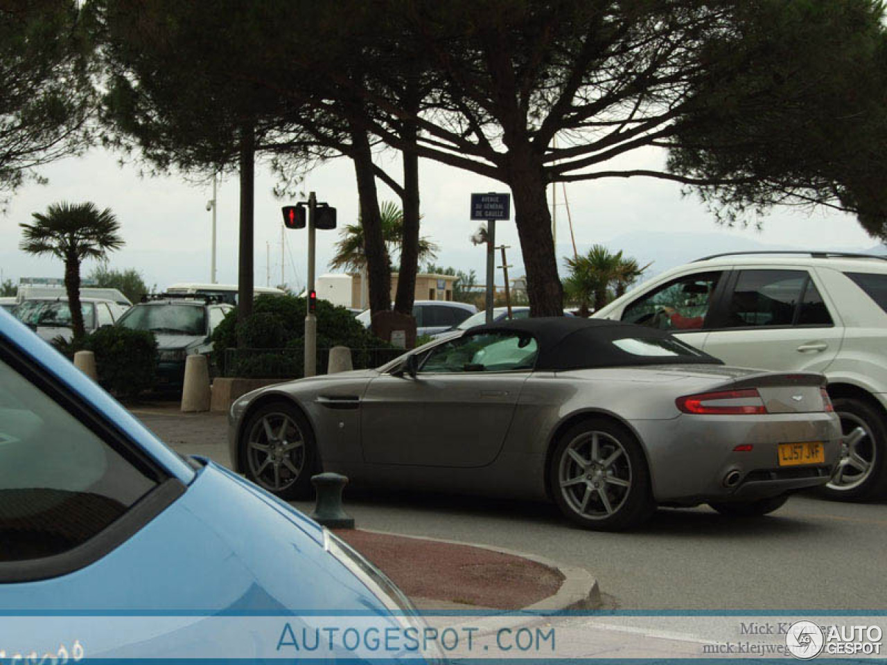 Aston Martin V8 Vantage Roadster