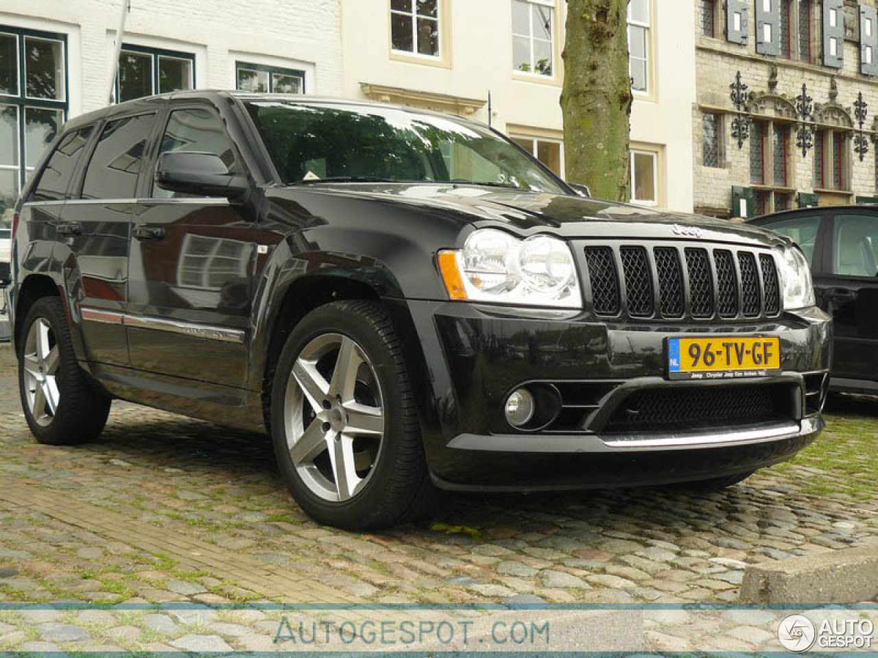 Jeep Grand Cherokee SRT-8 2005