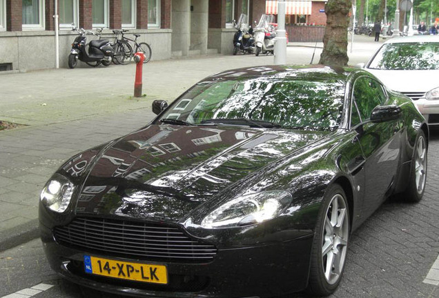 Aston Martin V8 Vantage