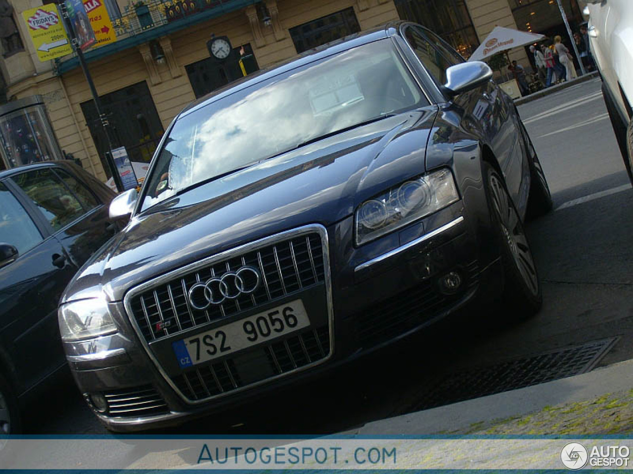 Audi S8 D3