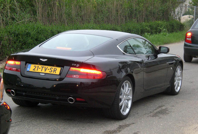 Aston Martin DB9