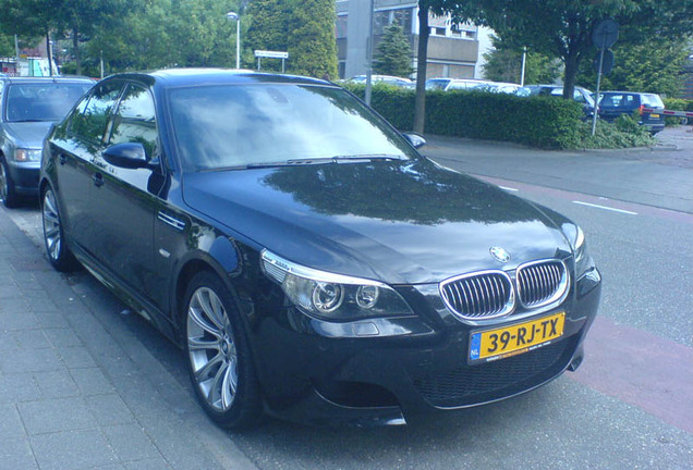 BMW M5 E60 2005