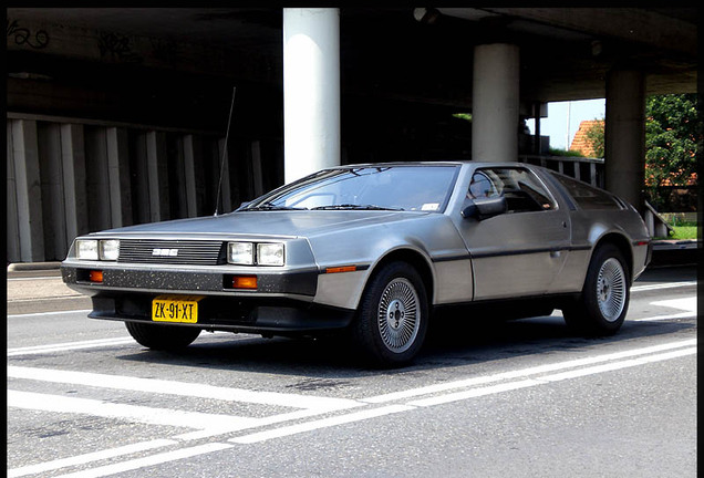 DeLorean DMC-12