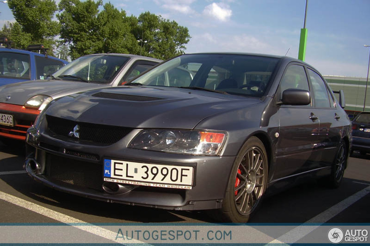 Mitsubishi Lancer Evolution IX MR FQ