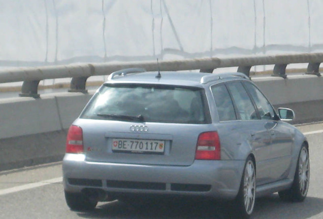 Audi RS4 Avant B5