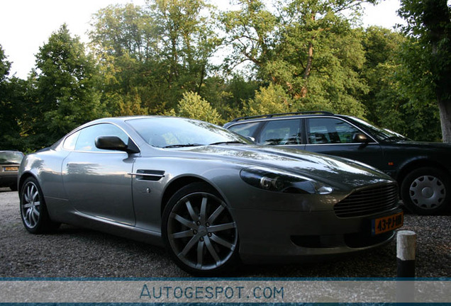 Aston Martin DB9